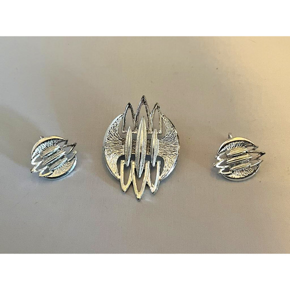 CORO SET SILVER TONE Mod Abstract BROOCH & CLIP ON EARRINGS 1960s - Picture 1 of 3